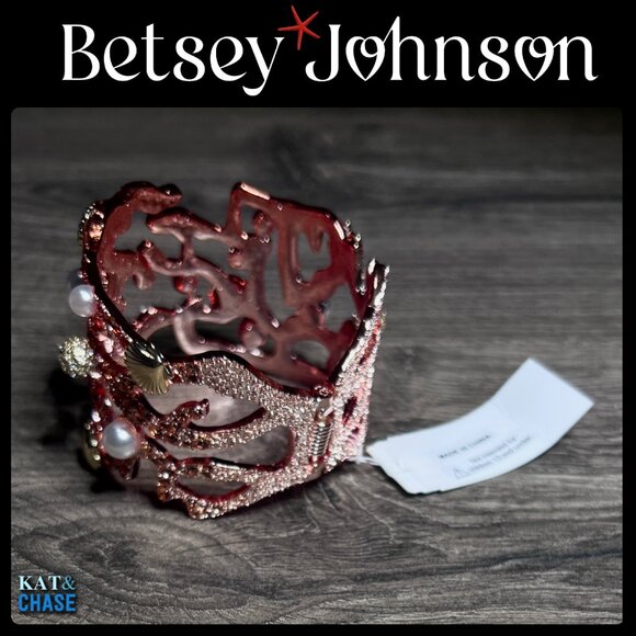 NWT Betsey Johnson Coral Hinge Bracelet Red Pearl Seashell Crystal Beach Sea - Picture 12 of 12
